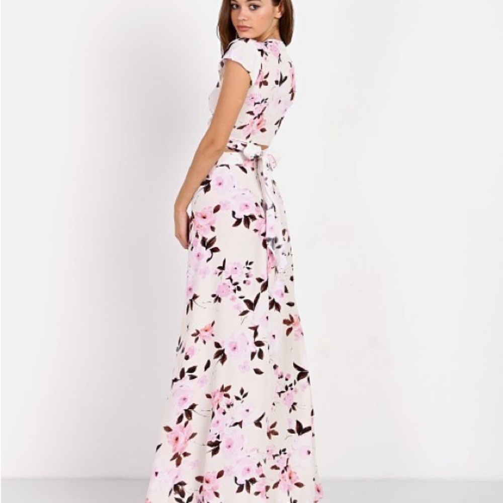 Flynn Skye “Wrap It Up” Floral Set Top + Skirt in Scattered Roses 🌹